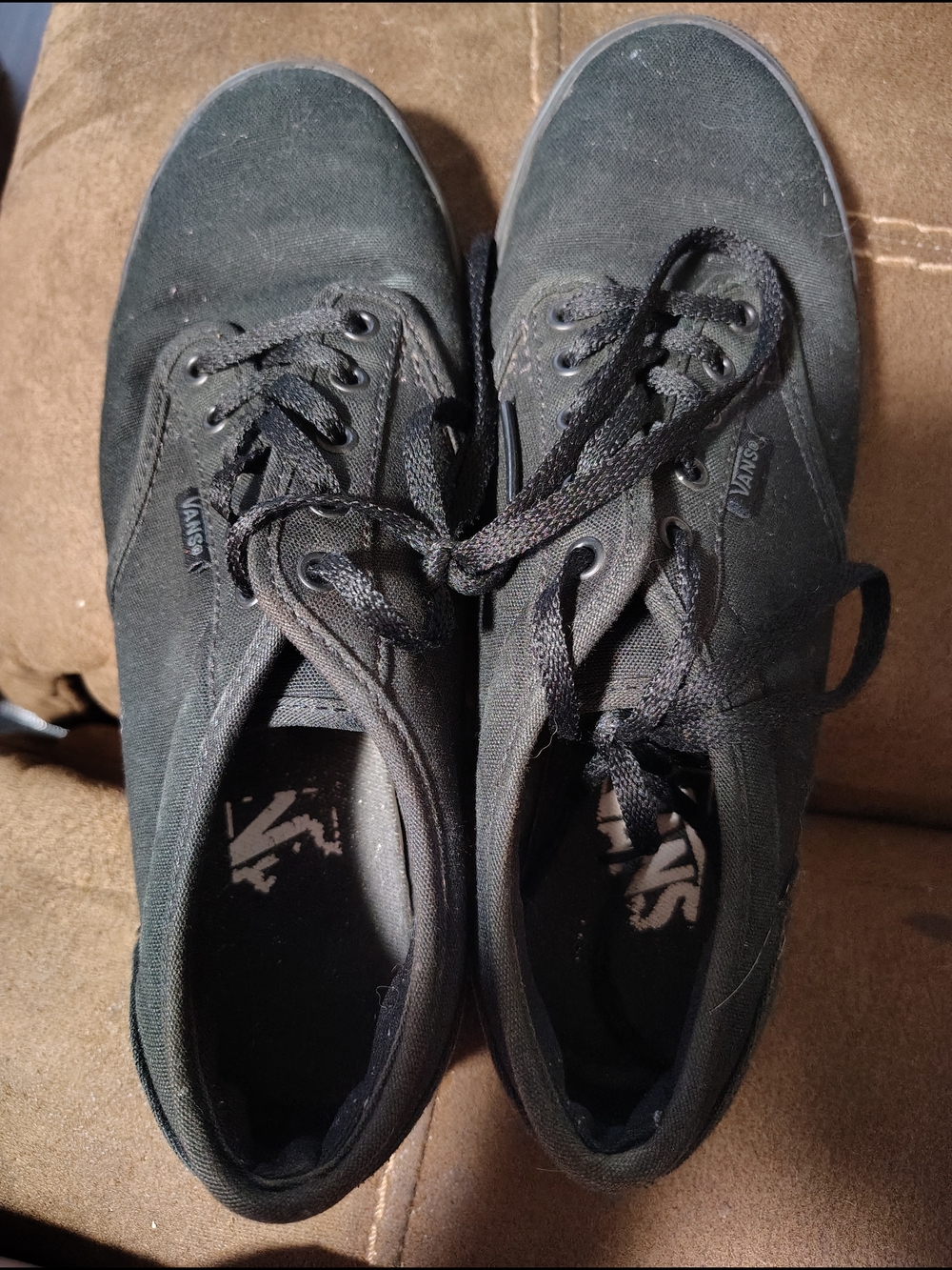 Vans Men’s Low-Top Canvas Sneakers - Black